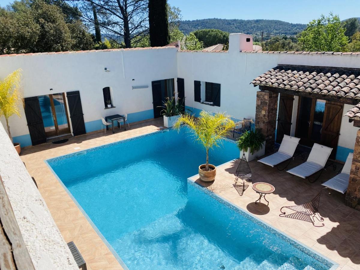 Le Patio Bleu * La Crau
